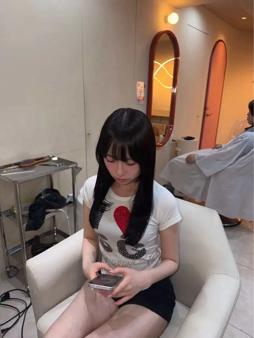 ロング カラー 透明感カラー ヘアカラー 長野 菜々海のヘアスタイル
