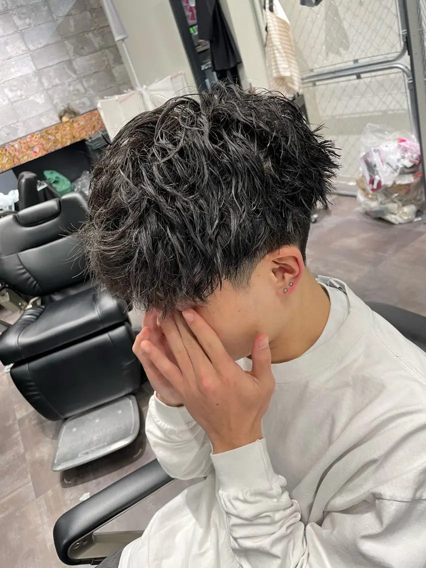ミディアム パーマ メンズ 幡ヶ谷バーバー 松下隆世のヘアスタイル