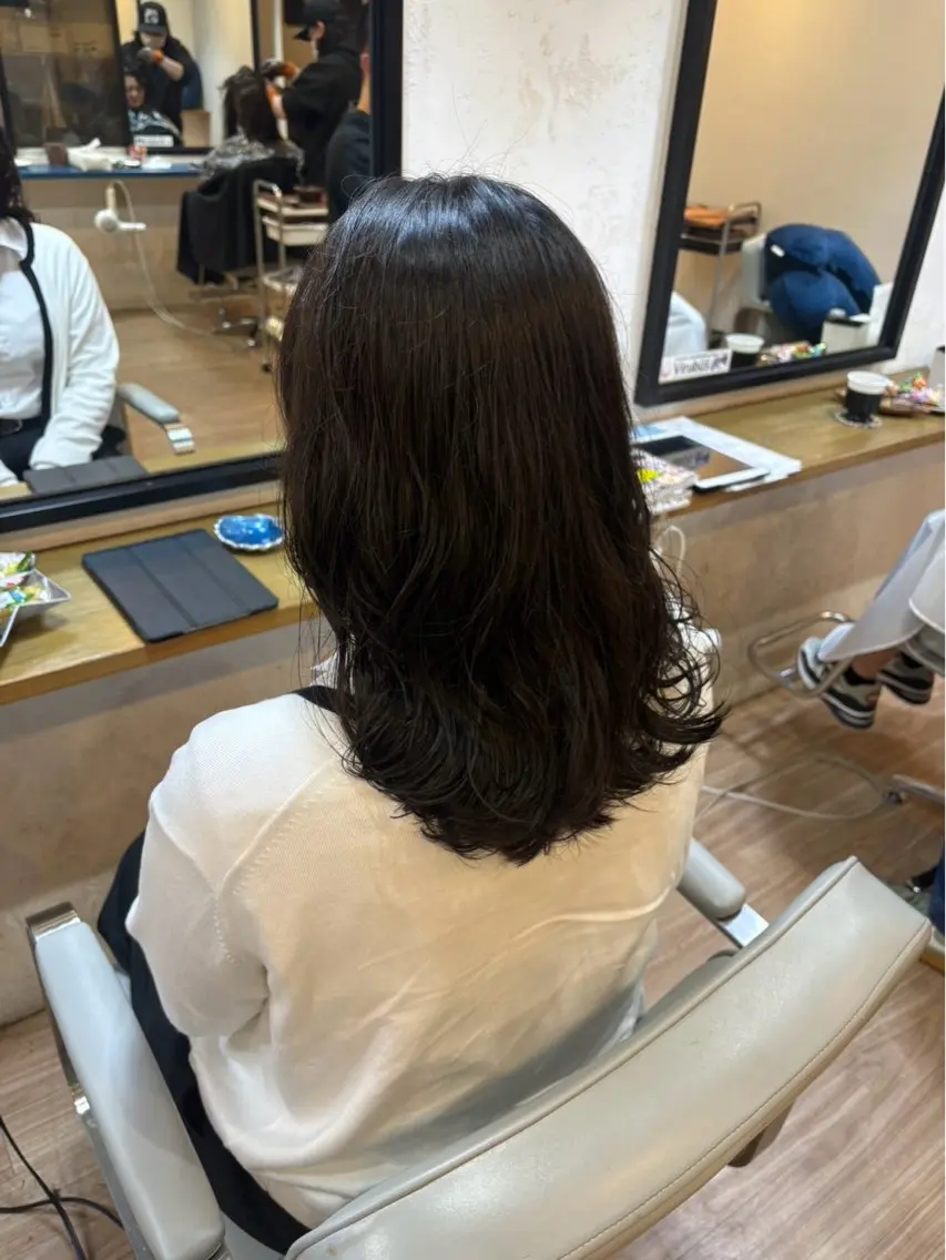 ミディアム ヘアカラー トリートメント 韓国ヘアー🇰🇷 MIWAのヘアスタイル