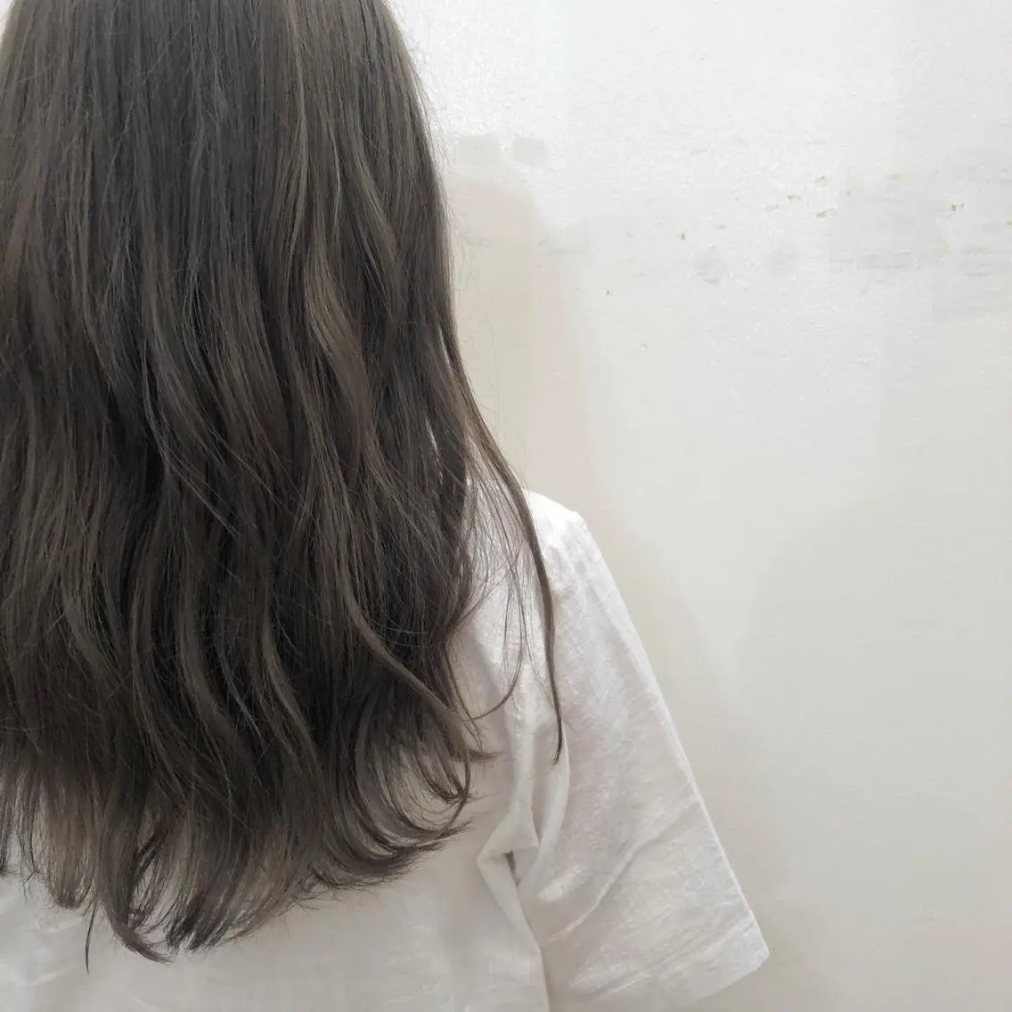 カラー ambellir 山本伽椰のヘアスタイル