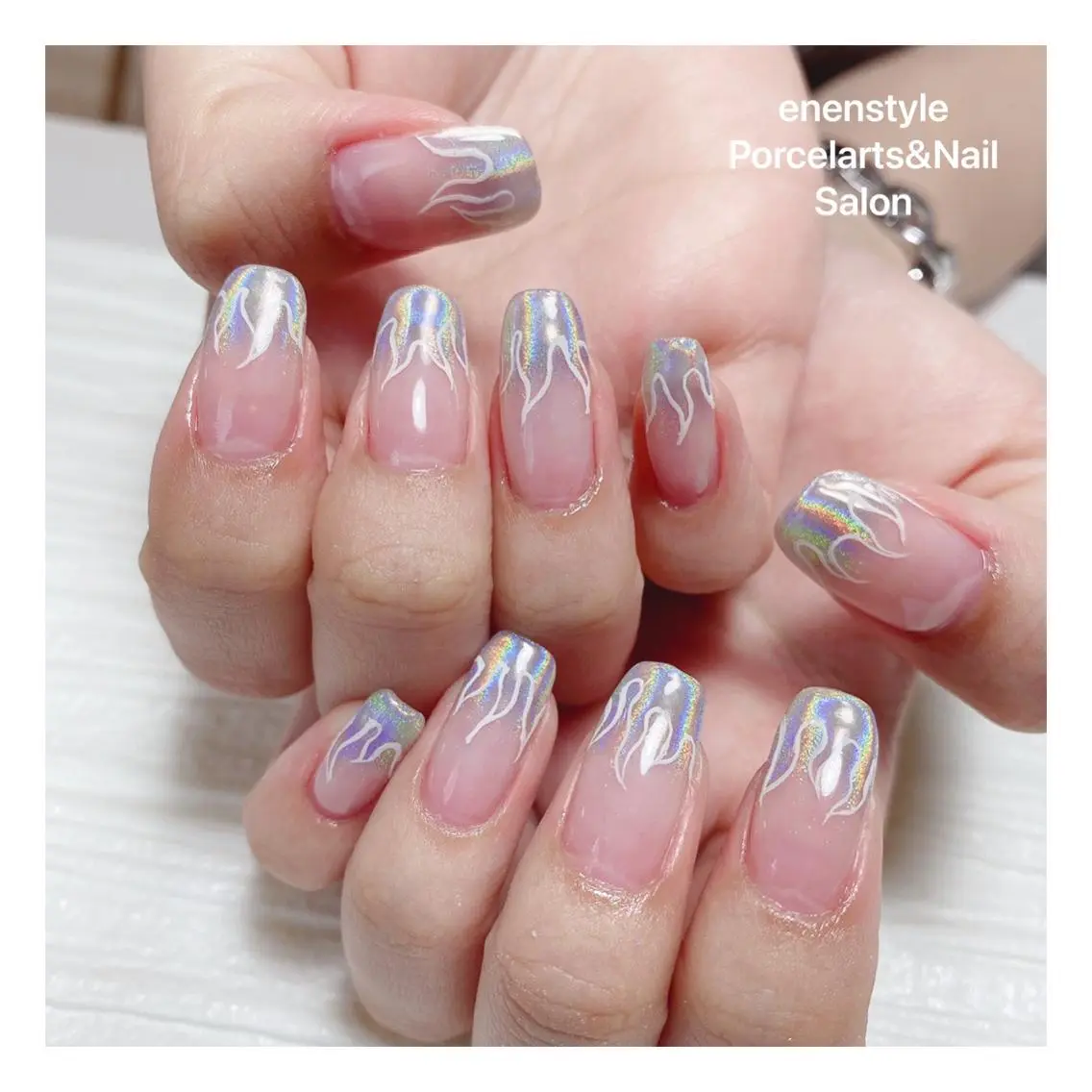ミディアム ネイル ハンドネイル 🐾enen style 🐾のネイルデザイン