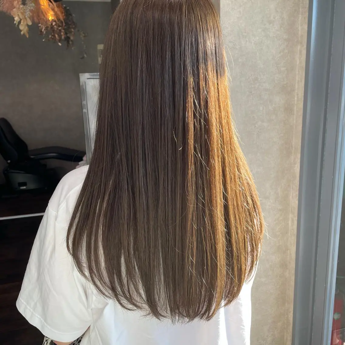 ロング カラー ベージュカラー ブリーチ 山本 琴乃🦭のヘアスタイル
