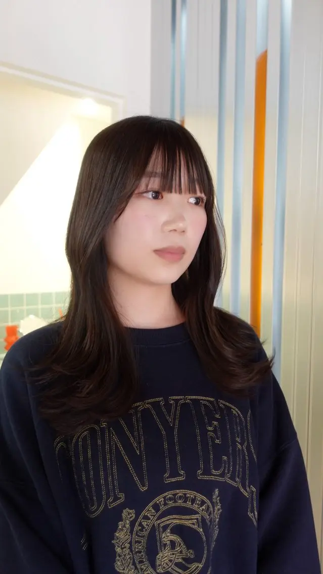 セミロング Shiro RENのヘアスタイル