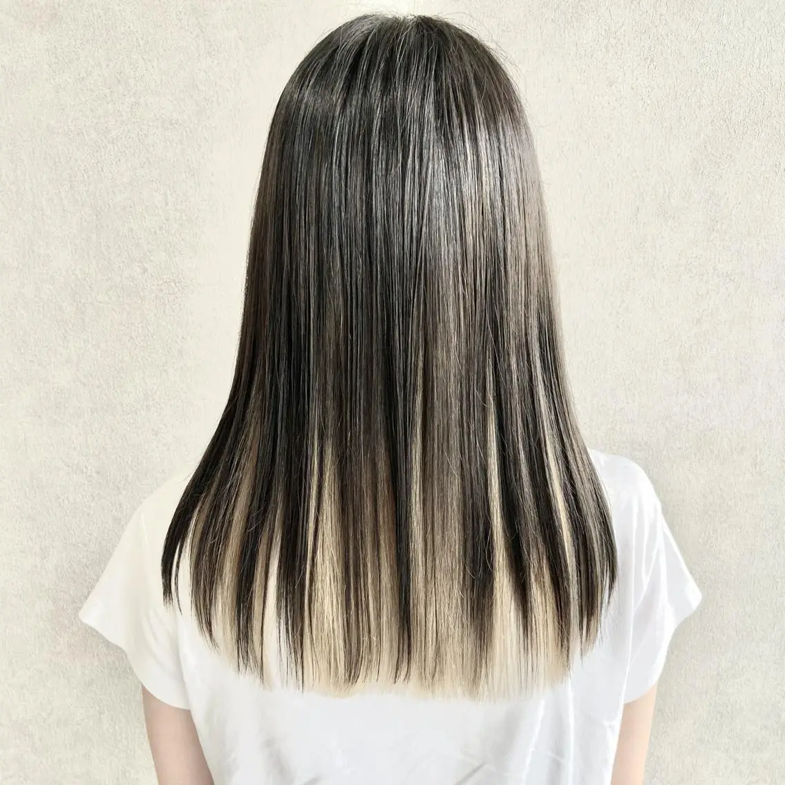 ロング 松本 千夏のヘアスタイル
