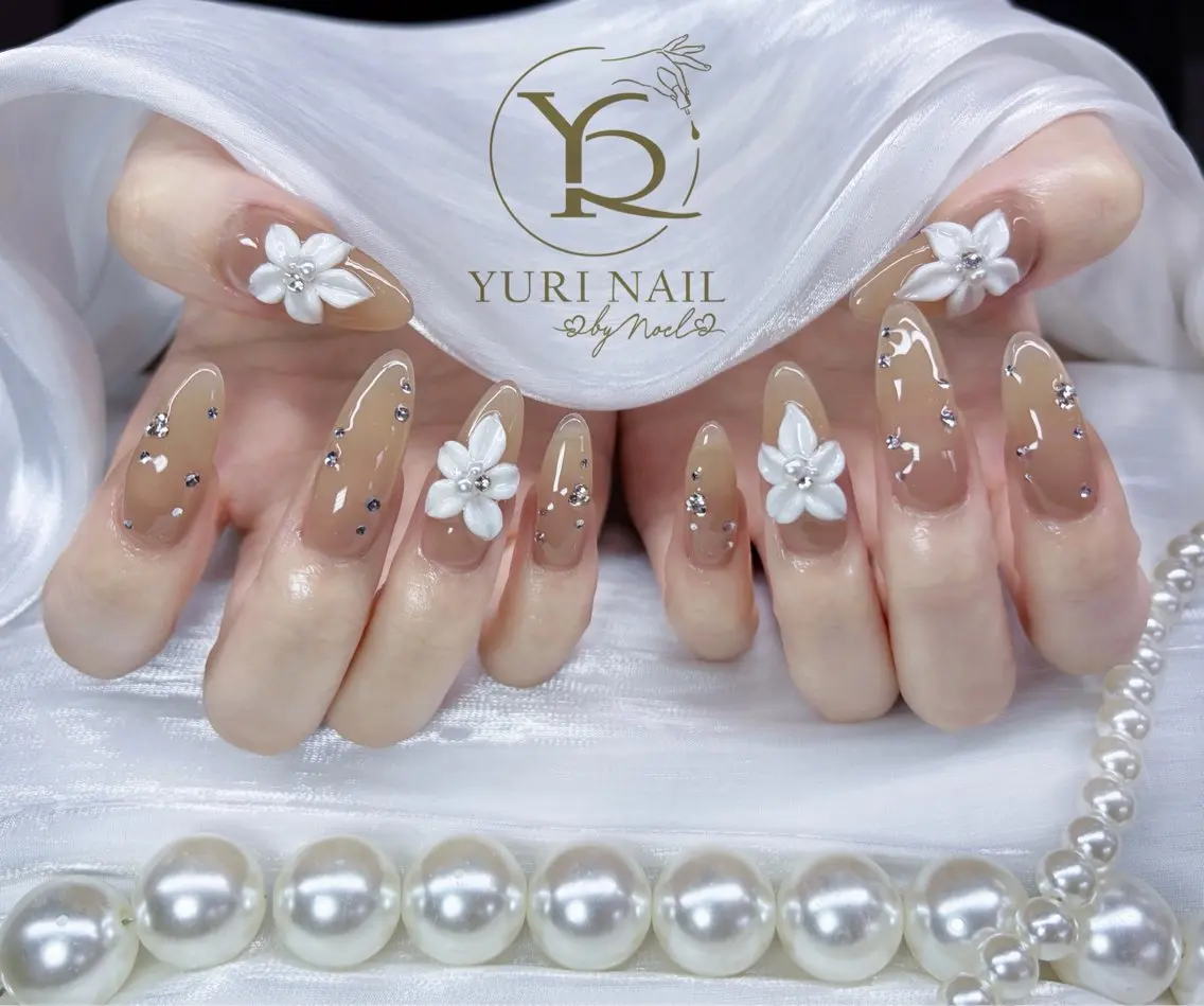 ネイル ハンドネイル フットネイル ハンドケア YURI Nail NARITAのネイルデザイン