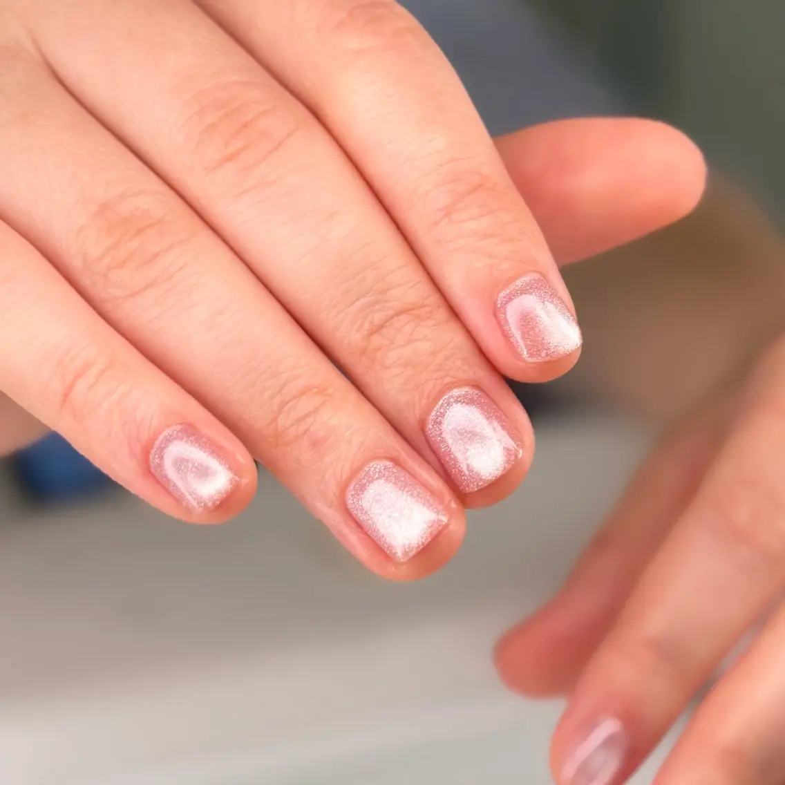 ネイル マグネットネイル ピンク シンプルネイル ハンドネイル VALI🌻 NAILSのネイルデザイン