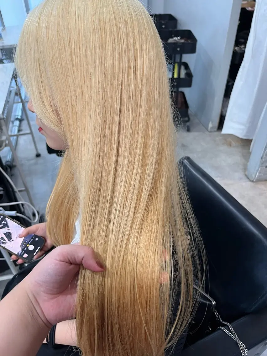 ロング カラー 抜きっぱなしブロンド ブロンド ロング 🎀透明感 カラー🎀ミズキのヘアスタイル