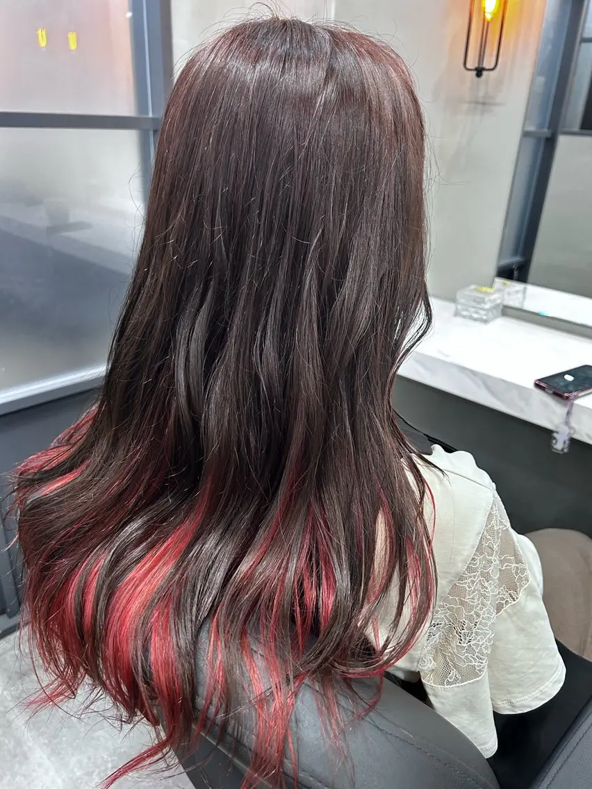 ロング カラー インナーカラー レッドカラー カット ヘアカラー トリートメント 冨永 直矢のヘアスタイル