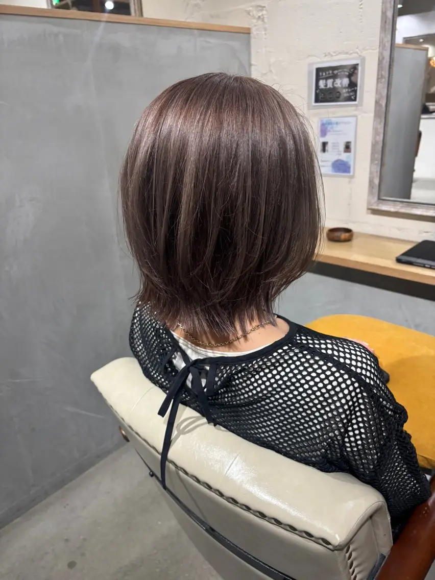 ミディアム カット 勝海 絢音のヘアスタイル
