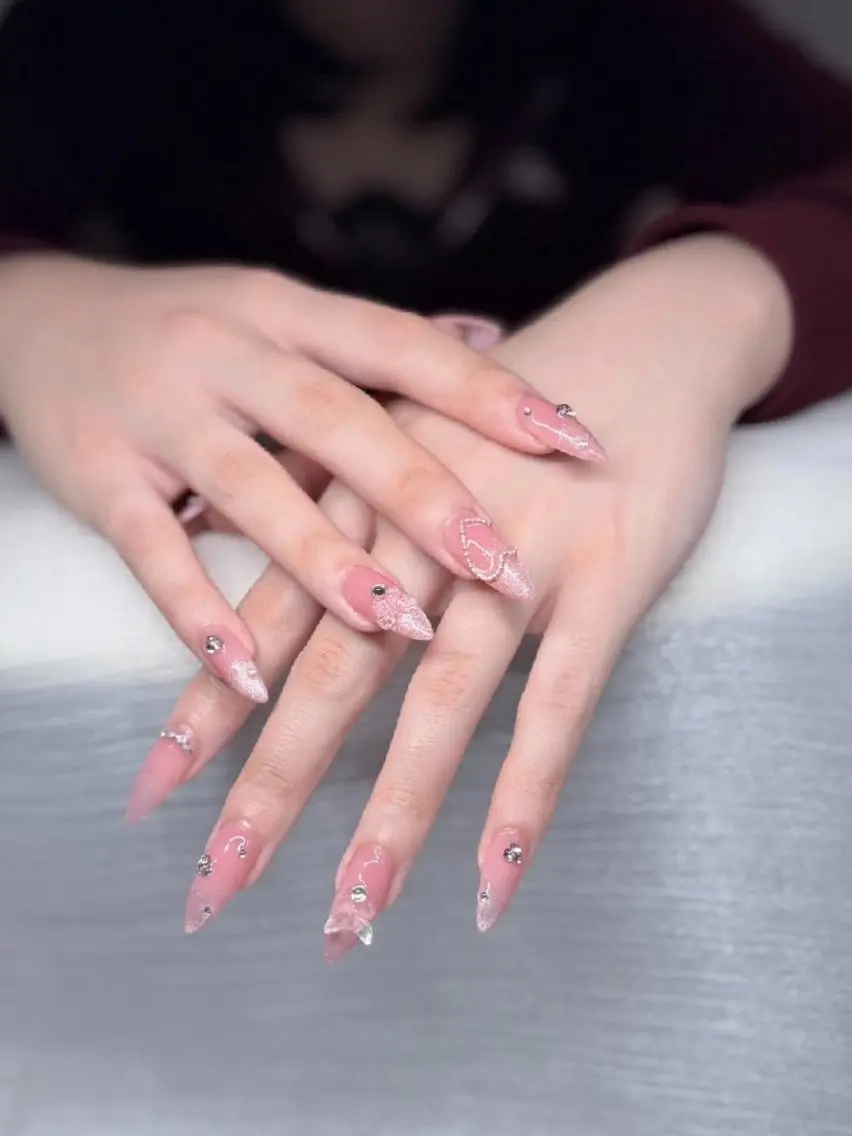 ネイル オーロラネイル 氷ネイル・うるうるネイル 韓国ネイル 水色 夏ネイル ハンドネイル kirakime nailのネイルデザイン