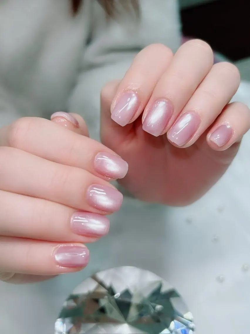 ネイル オーロラネイル ミラーネイル オフィスネイル ワンカラーネイル シンプルネイル ハンドネイル Cute Tips nailのネイルデザイン