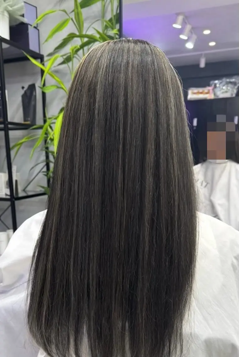 ロング ハイライト ヘアカラー トリートメント GHØAT【ゴート】 さおりのヘアスタイル