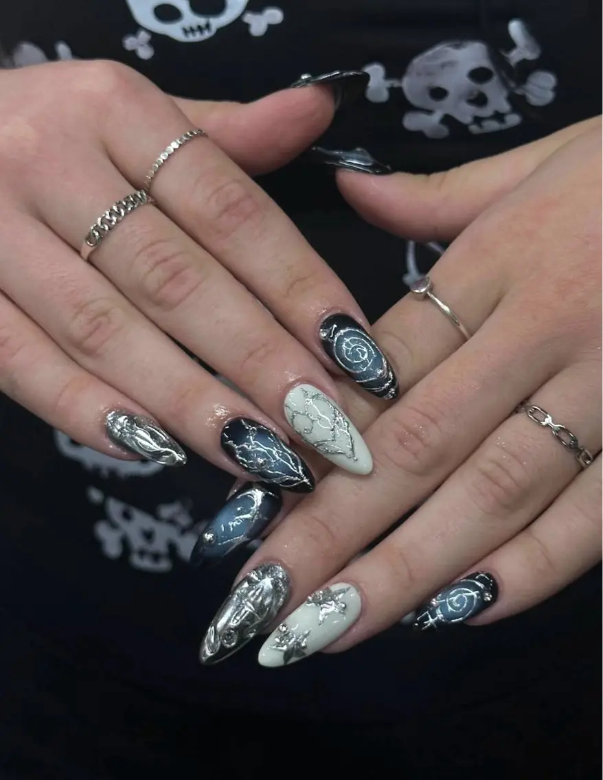 ネイル アートネイル ジェルネイル シルバー Iconic Nailのネイルデザイン