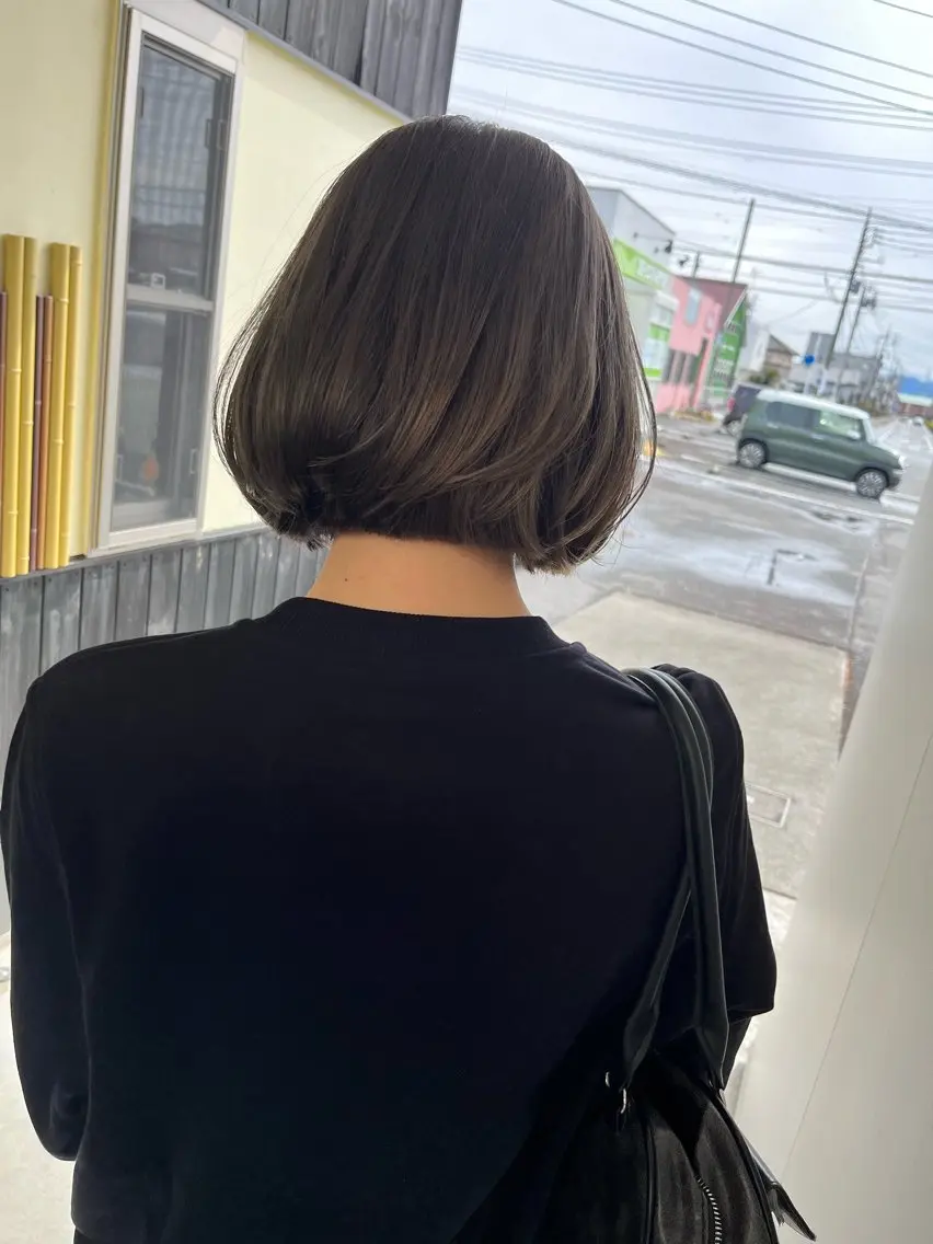 ミディアム カット 松本 茜のヘアスタイル