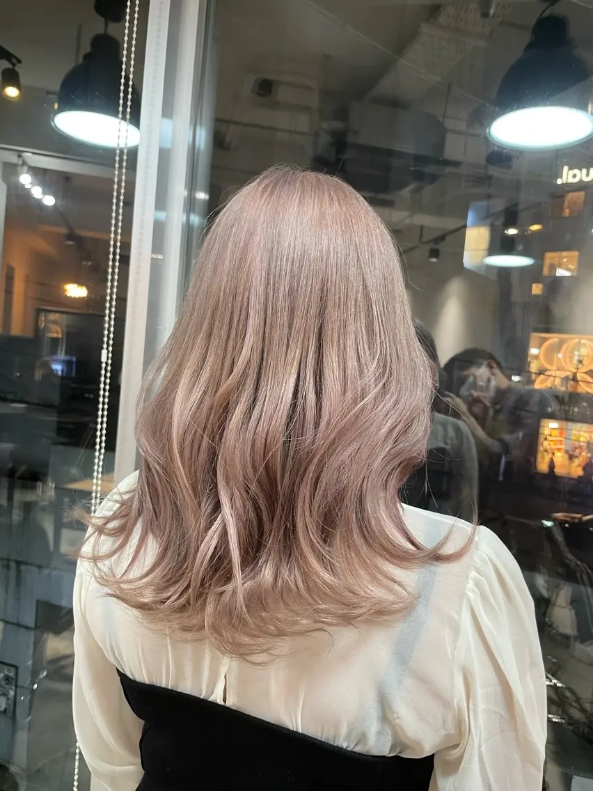 セミロング カラー パーマ ヘアアレンジ カット ヘアカラー ブリーチカラー🤍 颯馬🐈‍⬛のヘアスタイル