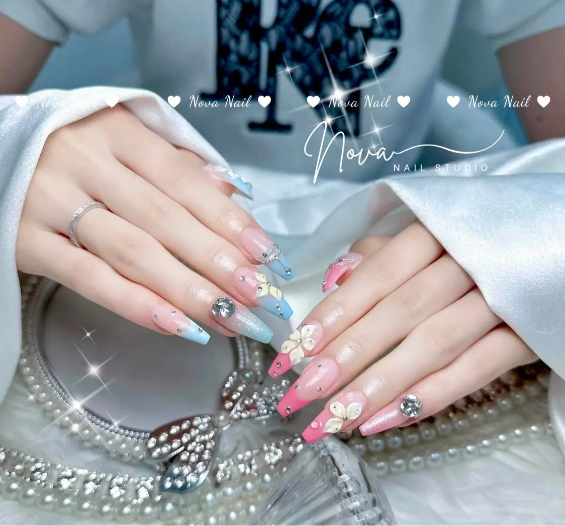 ネイル アートネイル フレンチネイル ジェルネイル キラキラネイル 韓国ネイル ハンドネイル フットネイル Hann Nailのネイルデザイン