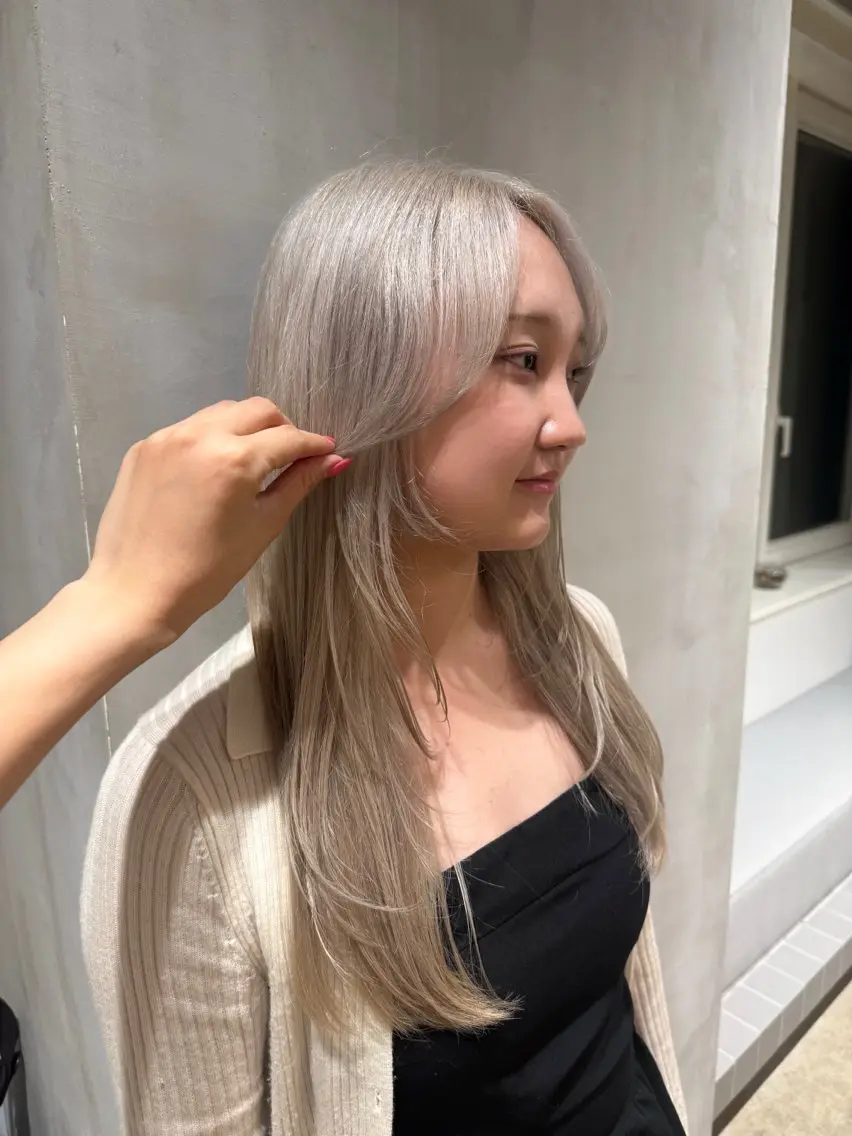 セミロング カット ヘアカラー AMI/ブリーチ/ プルエクステ💎のヘアスタイル