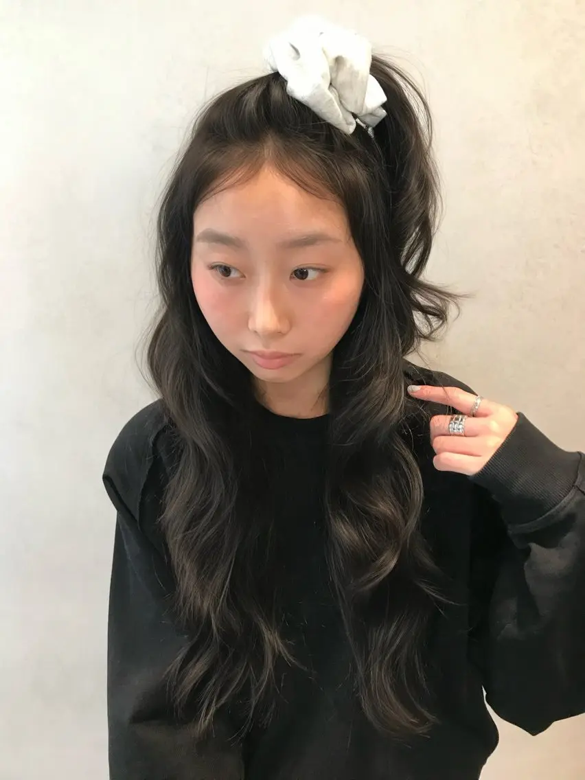 ロング ダブルカラー/ 透明感カラー/上村凜のヘアスタイル