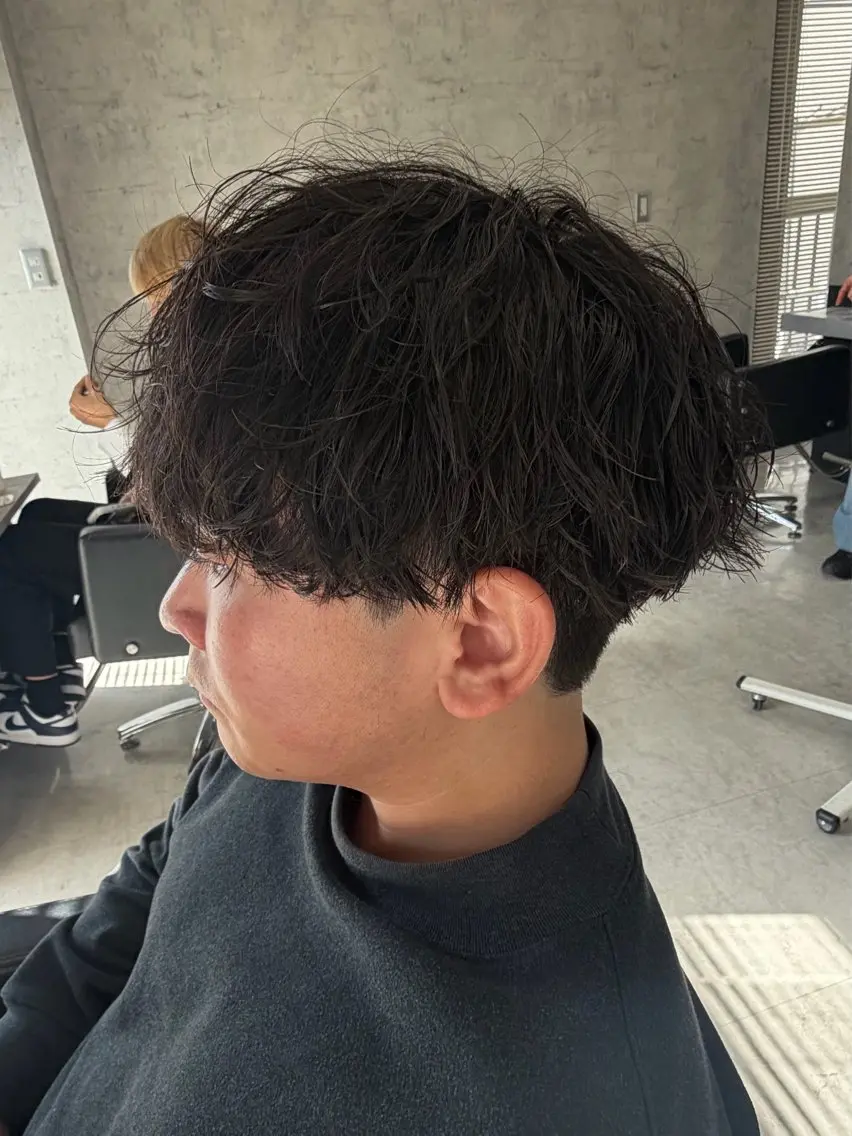 ショート パーマ メンズ メンズパーマ ツイストスパイラルパーマ スパイラルパーマ カット ユウ🪄 パーマ指名No1のヘアスタイル