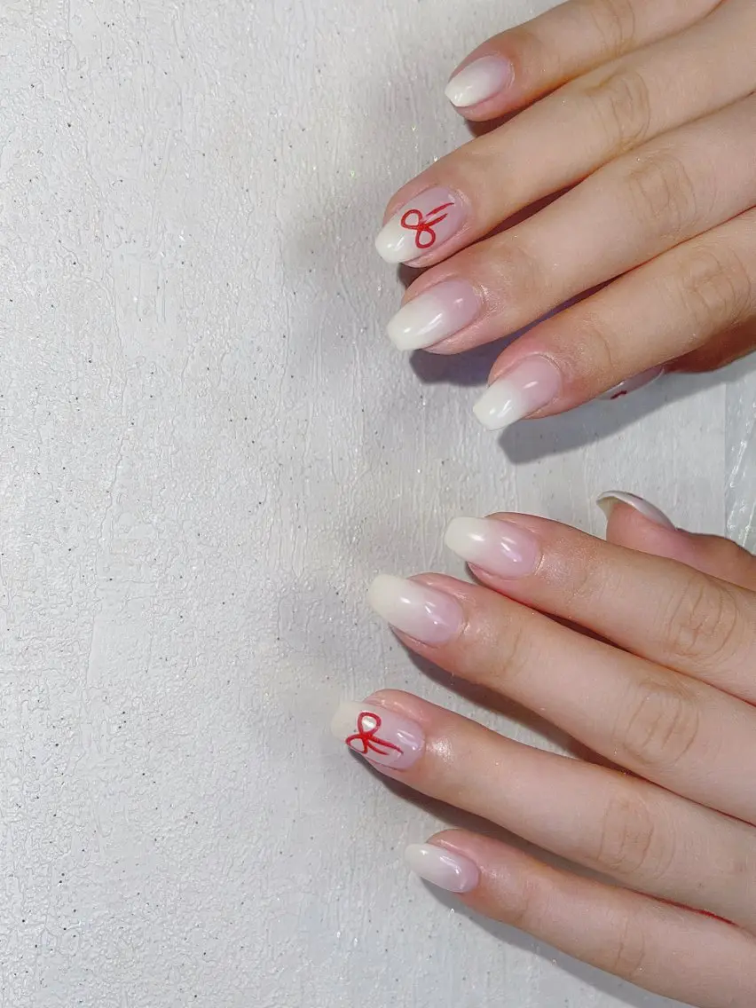 ネイル グラデーション ホワイト Minami Nailのネイルデザイン
