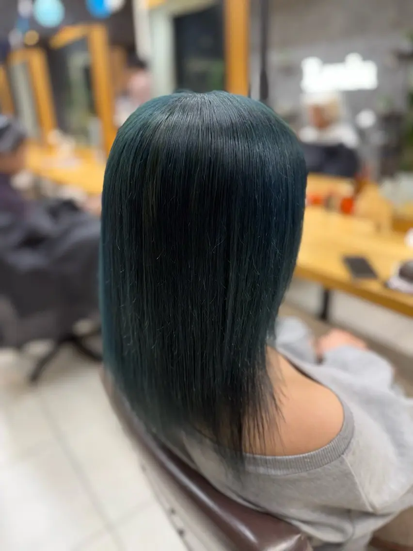 ミディアム カラー 黒髪 ブリーチ 透明感カラー デザインカラー オリーブカラー カット ヘアカラー トリートメント 🫧髪質改善/美髪 /艶カラー/楓🫧のヘアスタイル