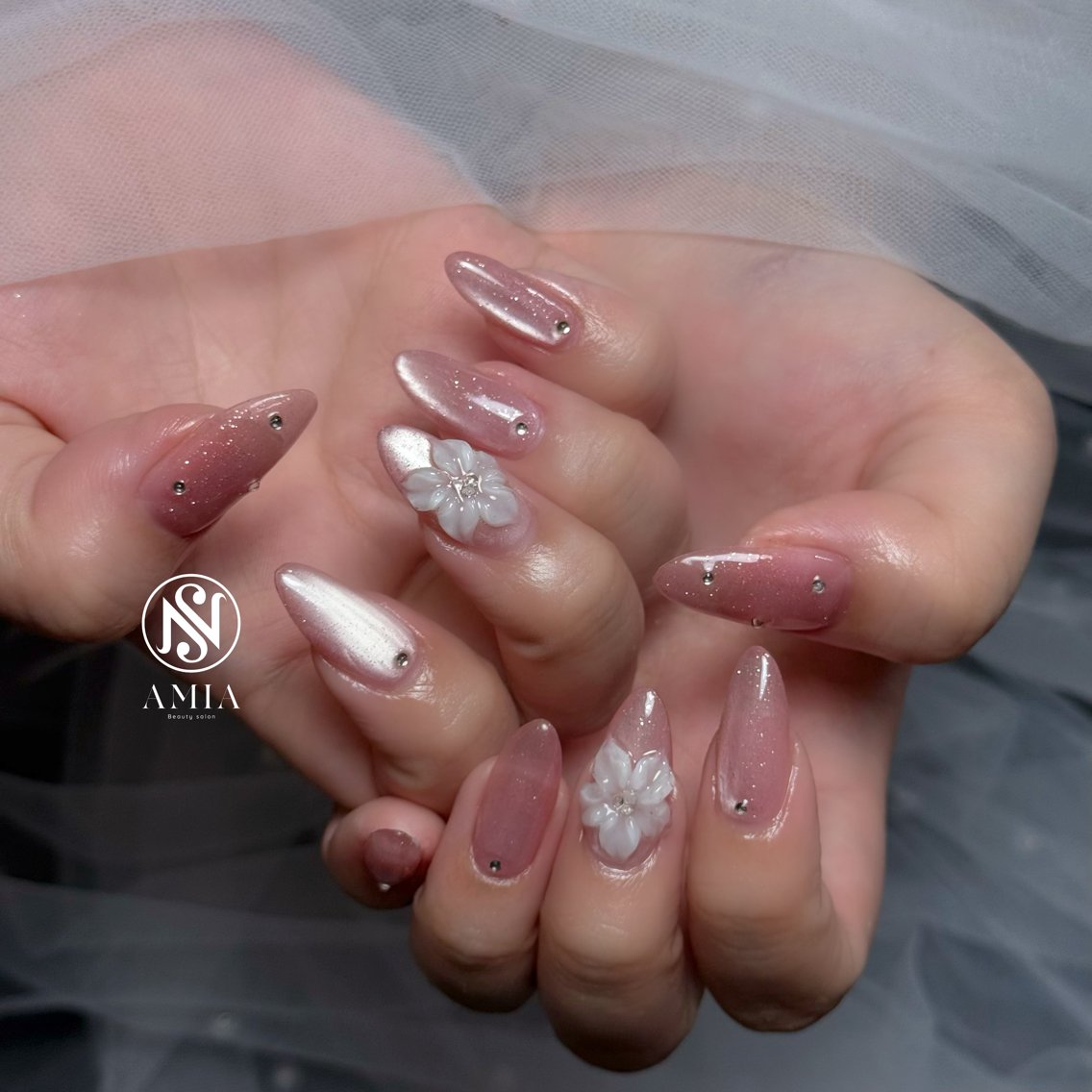 ロング ハンドネイル 🌟AMIA BEAUTY🌟のネイルデザイン