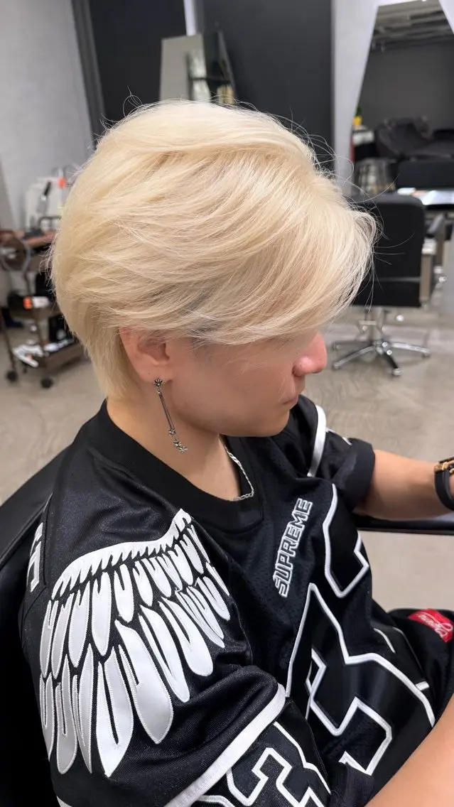 カラー メンズ メンズブリーチ メンズハイトーン ブリーチ ハイトーンカラー ヘアカラー 💘心斎橋ダブルカラ ー💘minamiのヘアスタイル