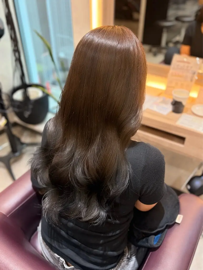 ロング ヘアカラー 佐野 叶羽のヘアスタイル