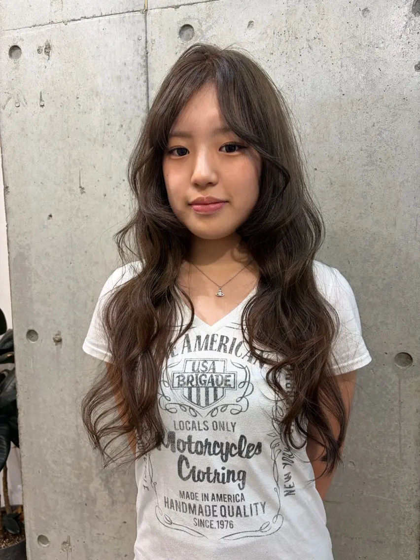 ロング カラー ベージュカラー オリーブベージュ ヘアカラー [lani ] konatsuのヘアスタイル