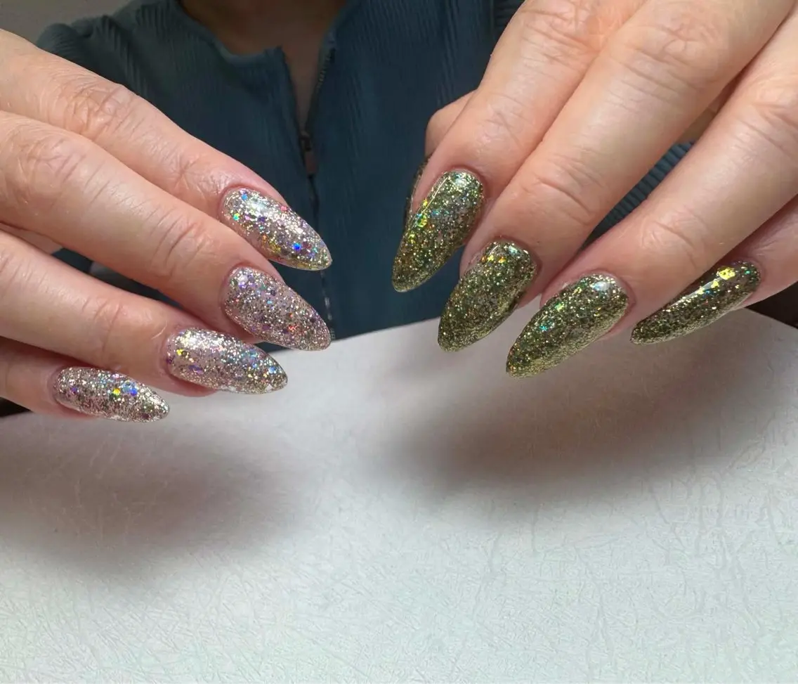 ネイル チークネイル フレンチネイル ジェルネイル ラメ(グリッター) ラメグラデーション MEO NAIL 中野 研修ネイリストのネイルデザイン