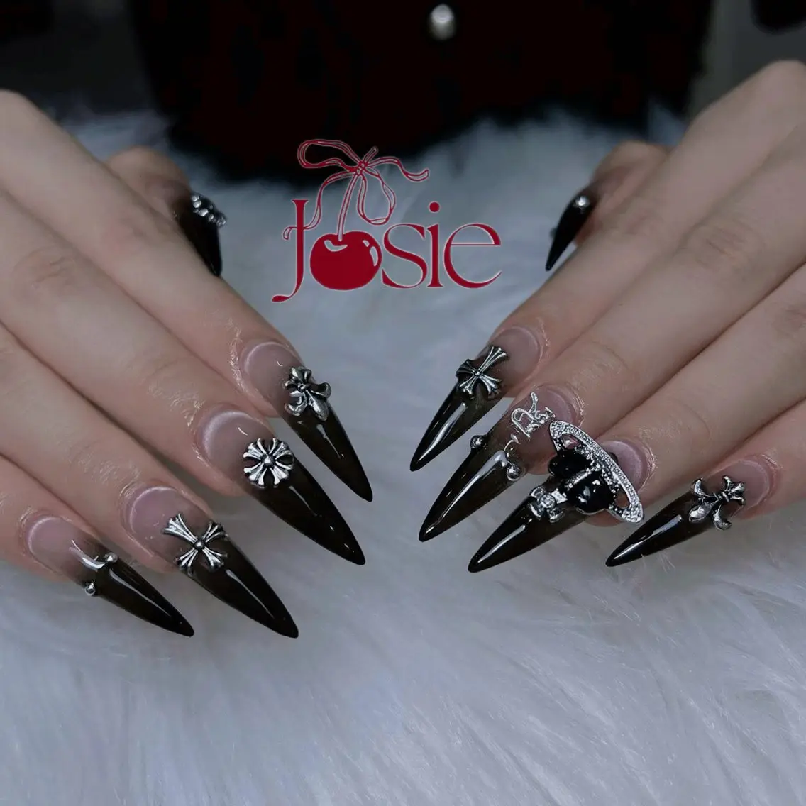 ネイル キラキラネイル 韓国ネイル ロングネイル ワンホンネイル ハンドネイル Josie nail salonのネイルデザイン