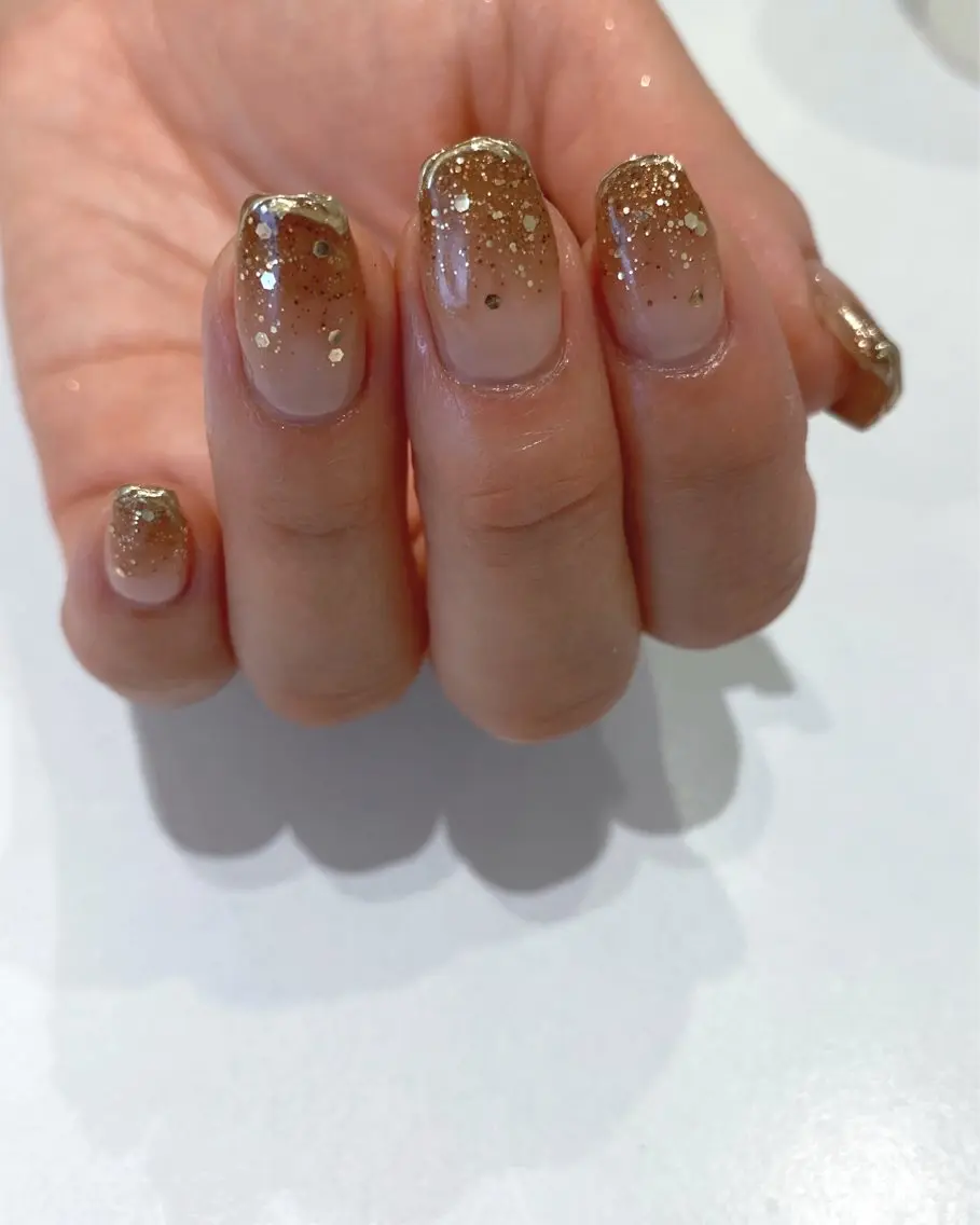 ネイル フレンチネイル グラデーション ミラーネイル Ann nailのネイルデザイン