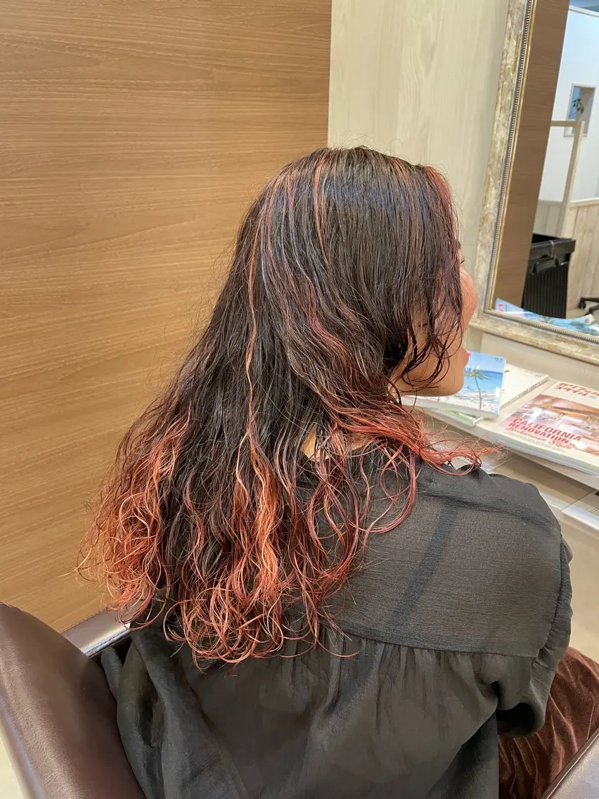 ロング カラー パーマ バレイヤージュ デザインカラー レイヤーカット ブリーチ無し透明感 ケアカラー🌿かなみのヘアスタイル
