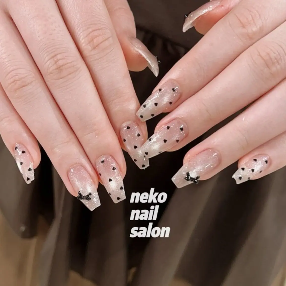 ネイル ドット キラキラネイル マグネットネイル ハンドネイル neko nailのネイルデザイン