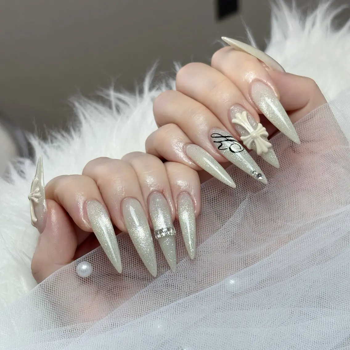 ネイル チークネイル ドット フレンチネイル グラデーション ハート ハンドネイル Julli NailStudioのネイルデザイン