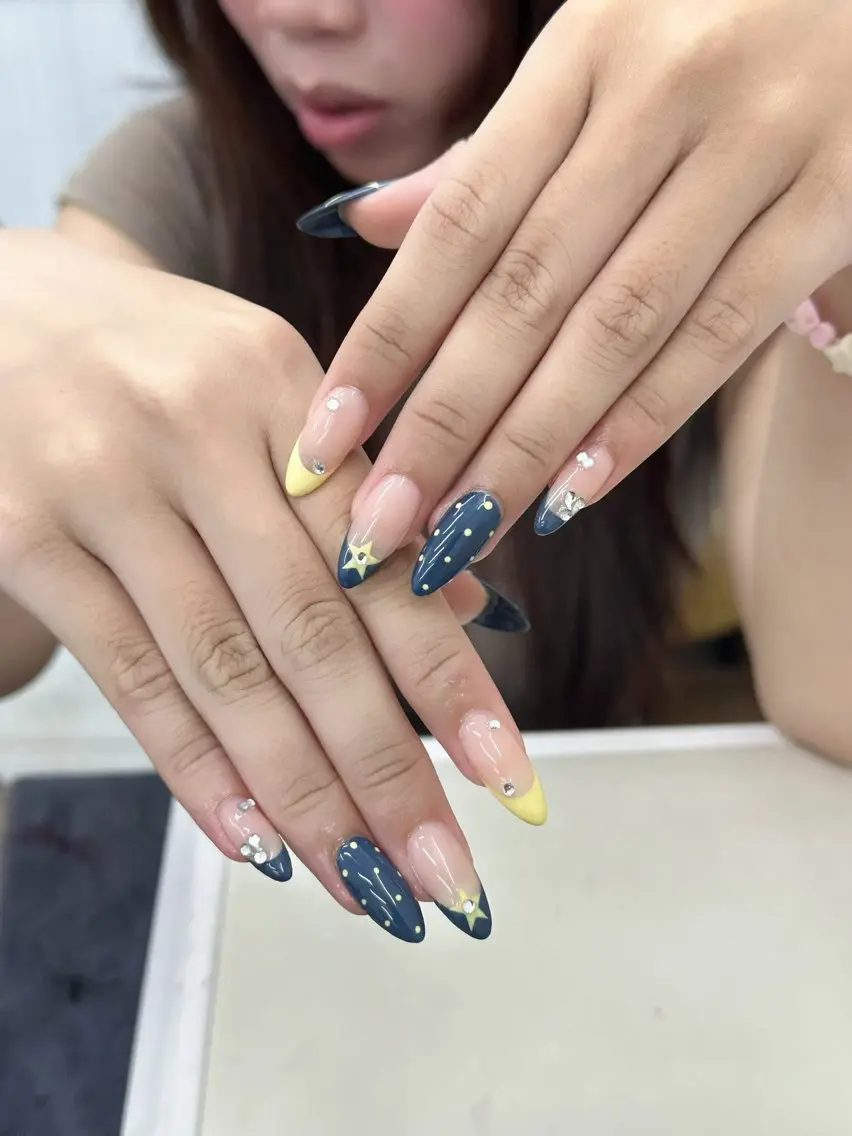 ネイル オーロラネイル ブルー チークネイル 長さ出し フットネイル ハンドネイル JIN 168 新大久保のネイルデザイン