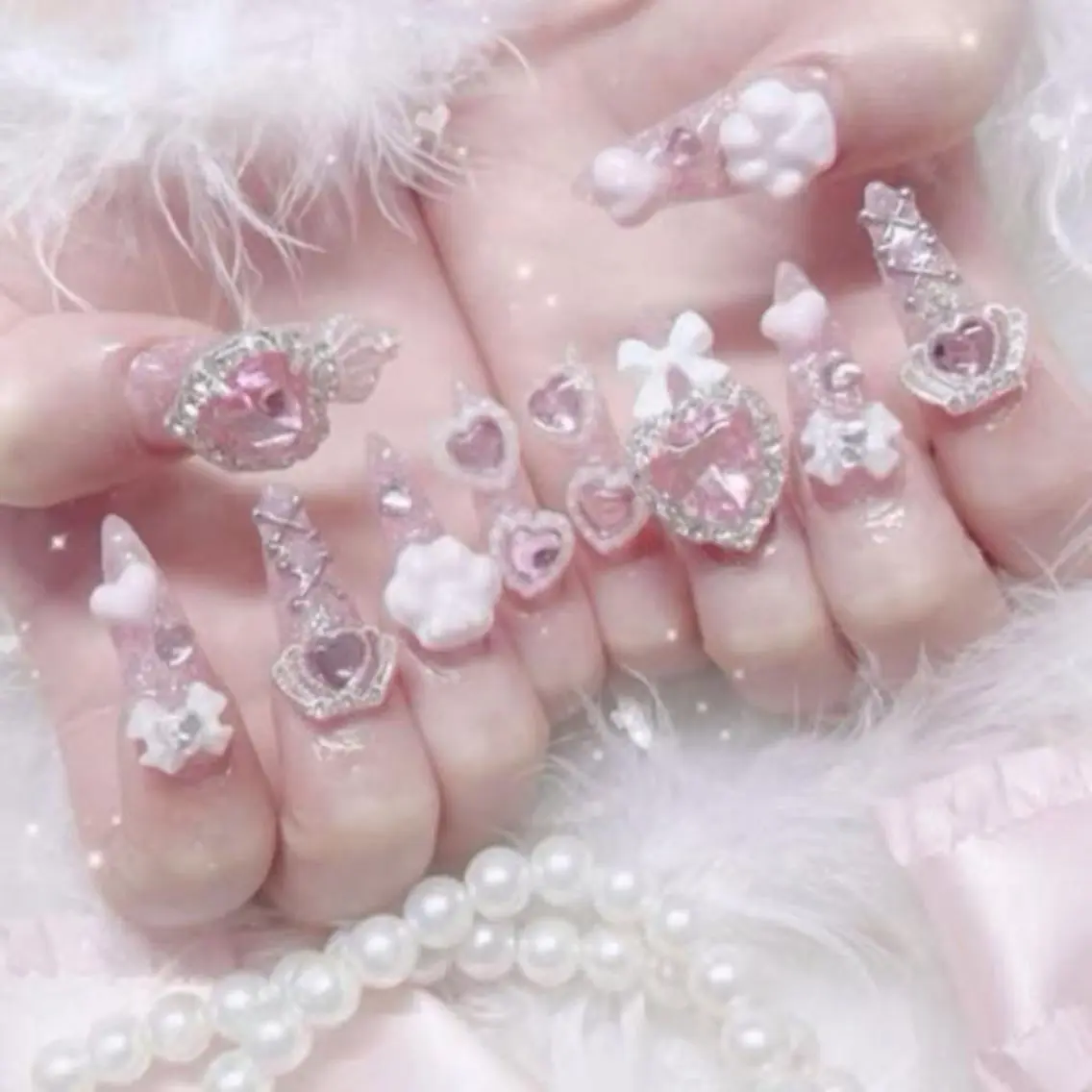 ネイル 長さ出し キラキラネイル 韓国ネイル ロングネイル マグネットネイル ハンドネイル ハンドケア Yuki🌸 nailのネイルデザイン