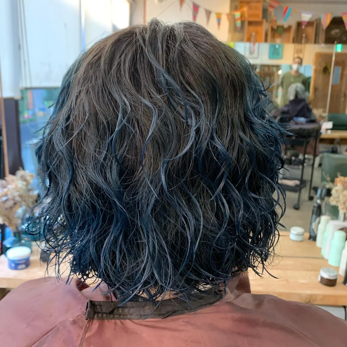 ショート カラー ネイビーカラー 奥村 卓也のヘアスタイル