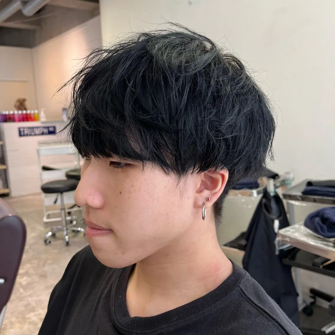 カラー メンズ メンズブリーチ メンズ就活ヘア 黒髪 ブリーチ ヘアカラー フェザーパーマ🌙 毛流れ yuzukiのその他イメージ