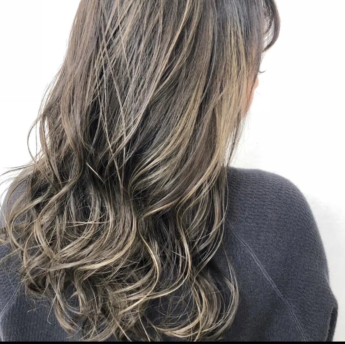 ロング ハイライト ヘアカラー 🌼透明感カラー ✳︎eri🌼のヘアスタイル