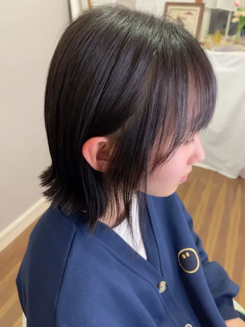 ショート 大良 彩水のヘアスタイル