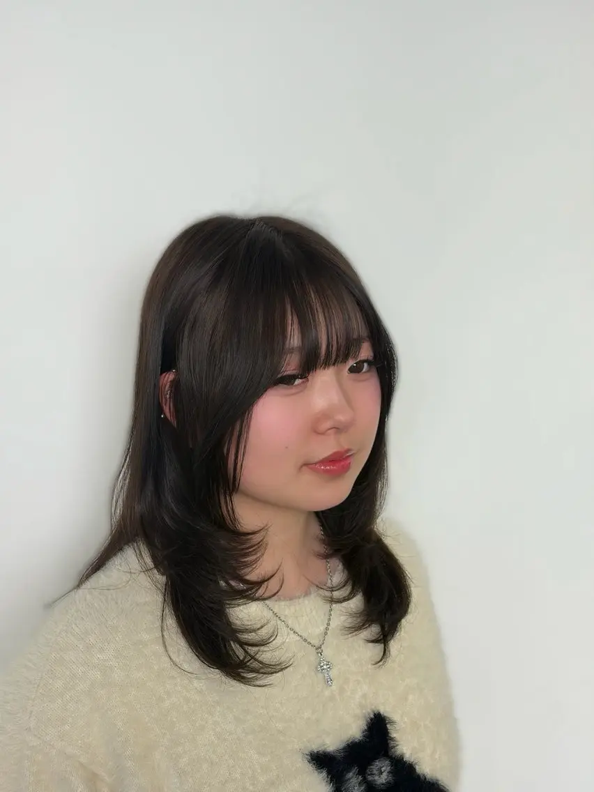 ミディアム レイヤーカット トリートメント Kurumi リトル渋谷のヘアスタイル