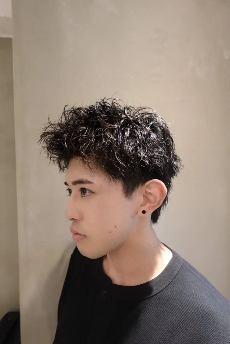 パーマ メンズ メンズパーマ スペインカール ニュアンスパーマ カット パーマ シャドウ/フェザー/ パーマ/新宿/和真のヘアスタイル