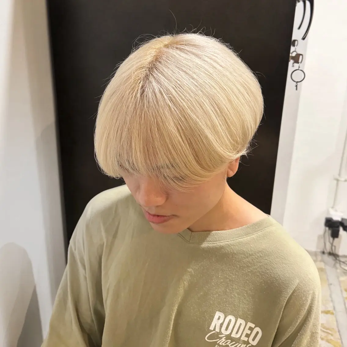 カラー メンズ メンズブリーチ メンズハイトーン ブリーチ ブロンド ハイトーンカラー ヘアカラー レイヤー/ハッシュ カット/悠斗のヘアスタイル