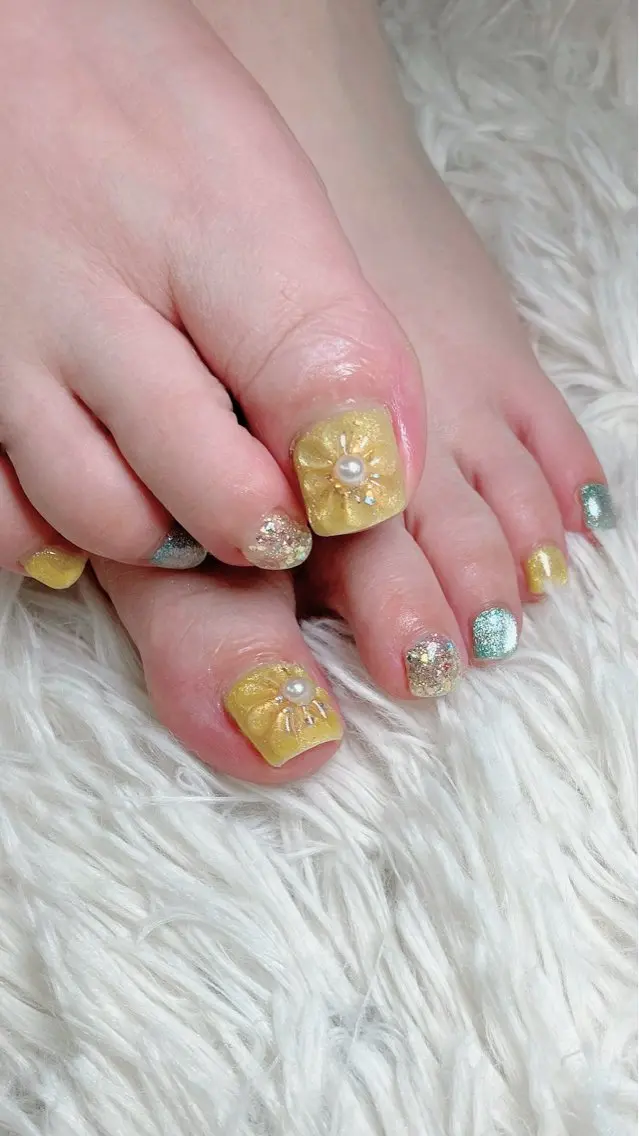 ネイル フットネイル shino🌟 痛ネイルのネイルデザイン