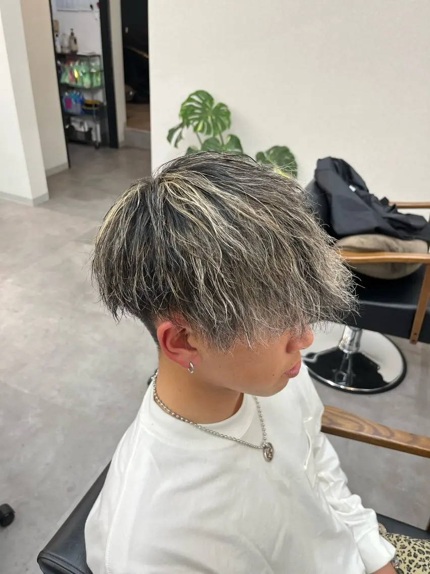 ⭐️新規【メンズ限定】🚹 ハイライト(メッシュ)➕パーマ➕カット➕TRの写真