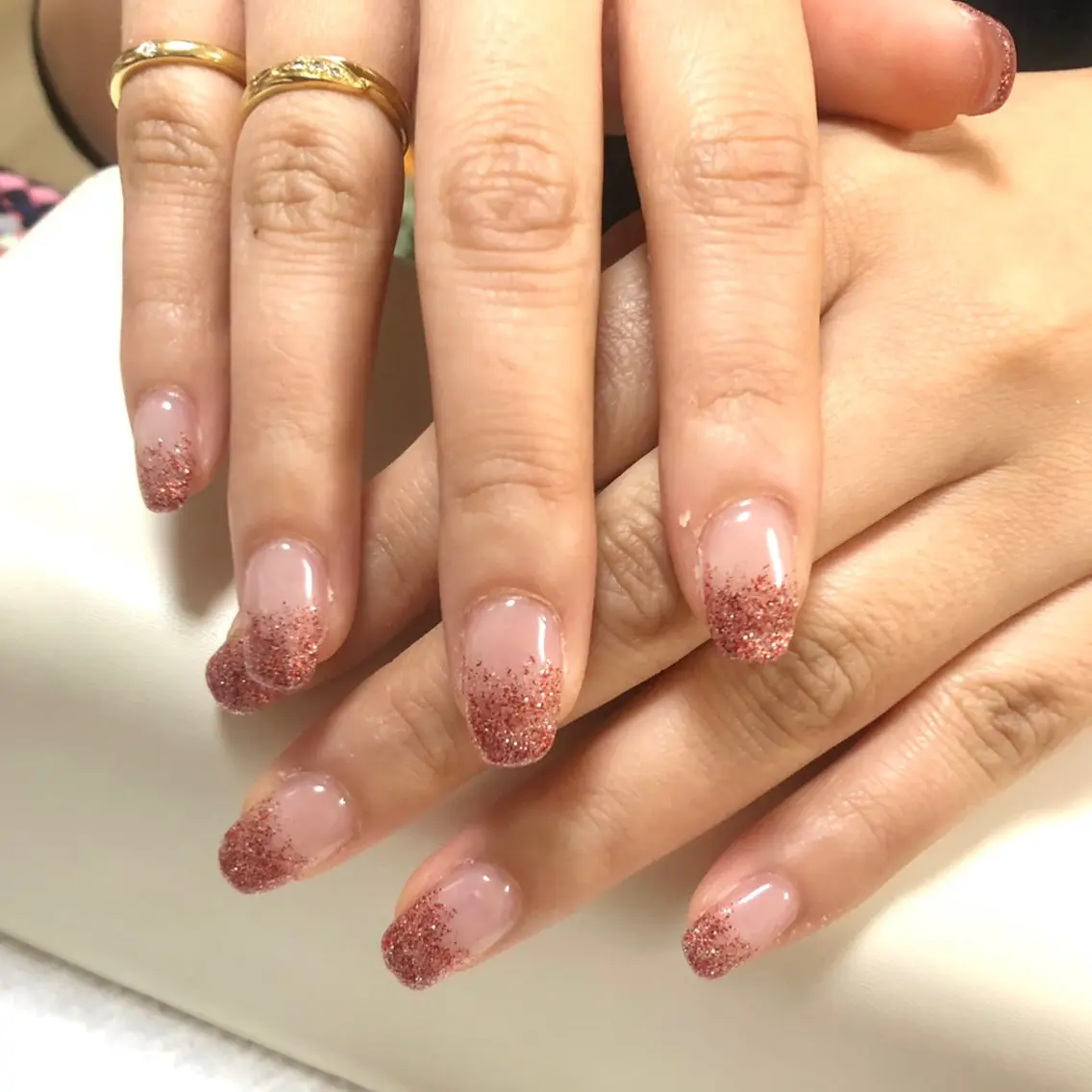 ネイル グラデーション ラメ(グリッター) ラメグラデーション 赤色 ハンドネイル salon *meehoのネイルデザイン