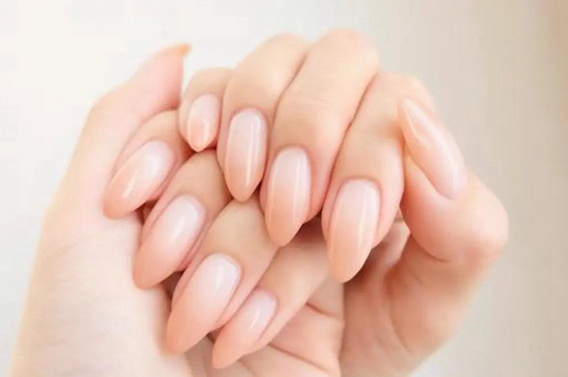 爪が長く見えて可愛い💖ネイルデザイン💅(グラデーション)(オフ込み)の写真