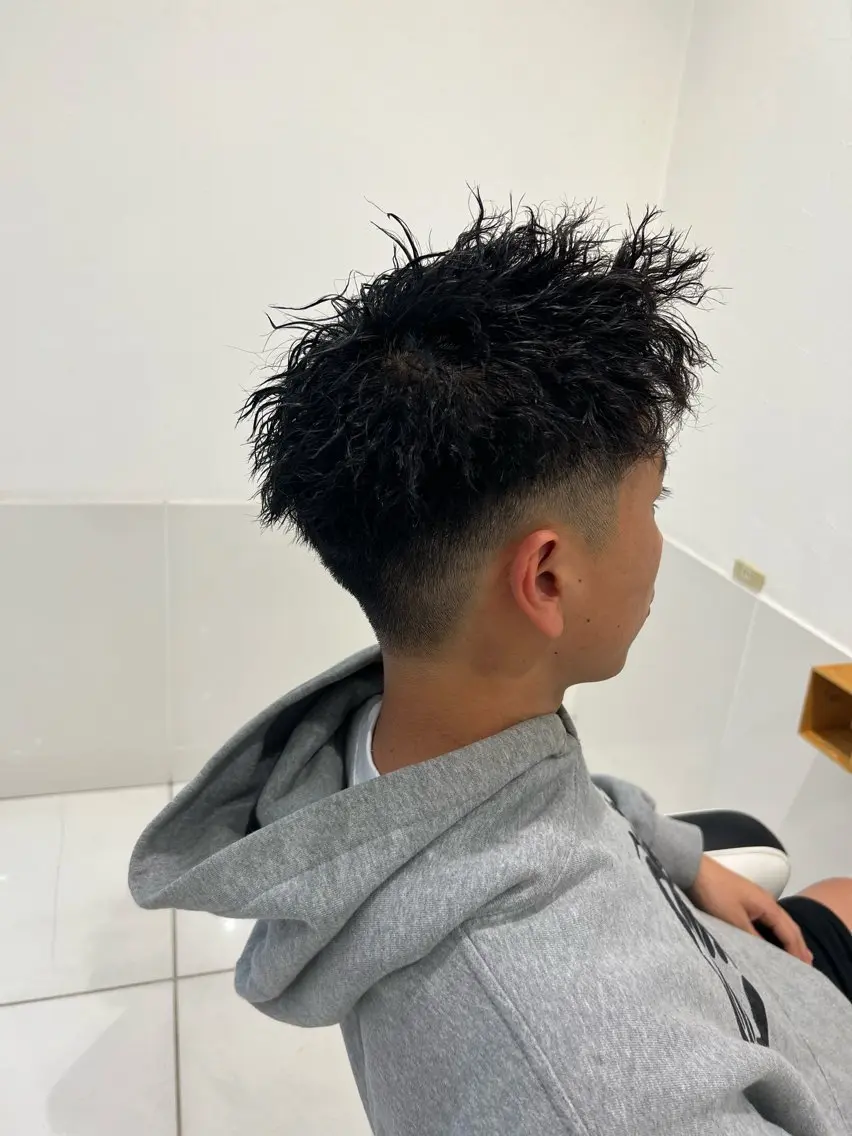 ショート パーマ ツイストパーマ Oops旧TABOO 早野太郎のヘアスタイル