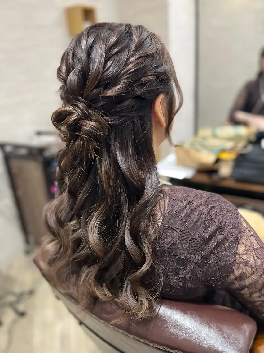 ロング ヘアアレンジ ハーフアップ 🫧ぷる艶カラー🫧 Yuubi🦩のヘアスタイル